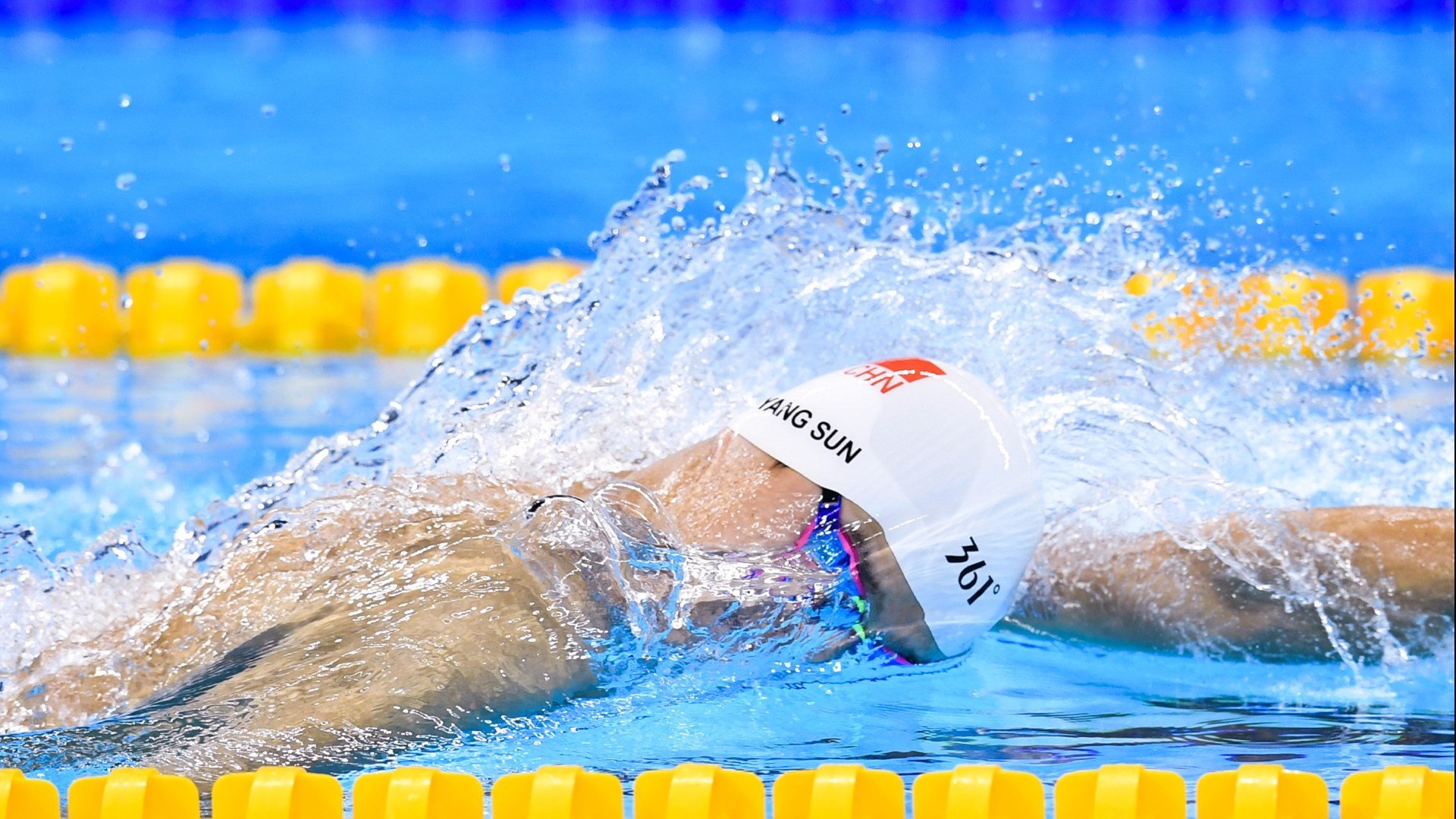 巴萨小将越来越自信,脚下技术真敢秀,巴萨16岁小将进球