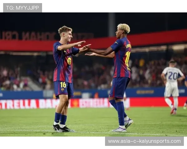 巴萨核心训练中突然怒吼，队友瞬间让出半个球场