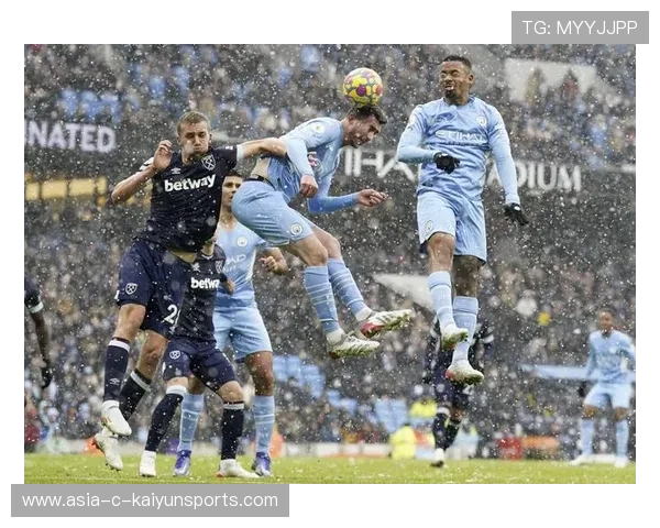 曼城板凳球员表现引争议，教练需做解释